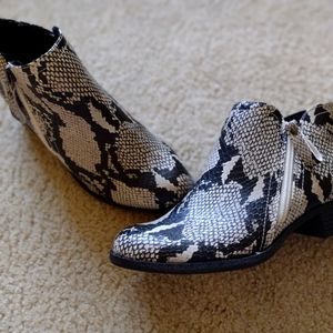 Arizona Jean Co Booties